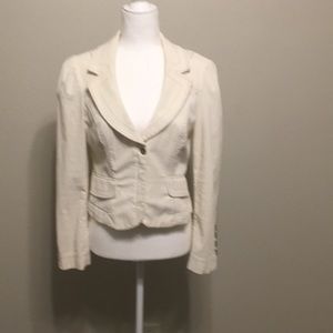 White Fitted jack/blazer with corduroy feel.